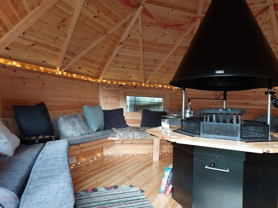 Beach House, With Bbq Lodge And Hot Tub! Bournemouth Dış mekan fotoğraf