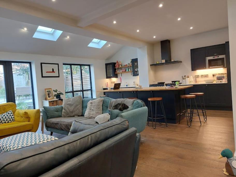 Beach House, With Bbq Lodge And Hot Tub! Bournemouth Dış mekan fotoğraf