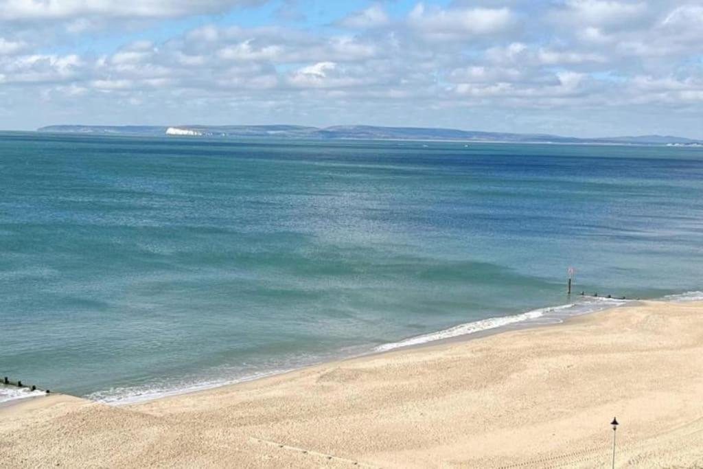 Beach House, With Bbq Lodge And Hot Tub! Bournemouth Dış mekan fotoğraf