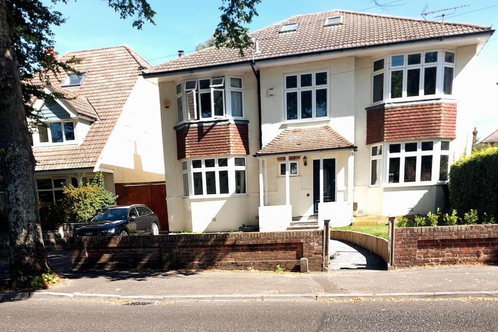 Beach House, With Bbq Lodge And Hot Tub! Bournemouth Dış mekan fotoğraf