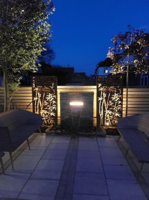 Beach House, With Bbq Lodge And Hot Tub! Bournemouth Dış mekan fotoğraf