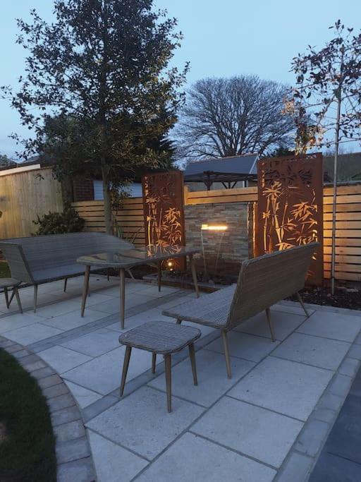 Beach House, With Bbq Lodge And Hot Tub! Bournemouth Dış mekan fotoğraf