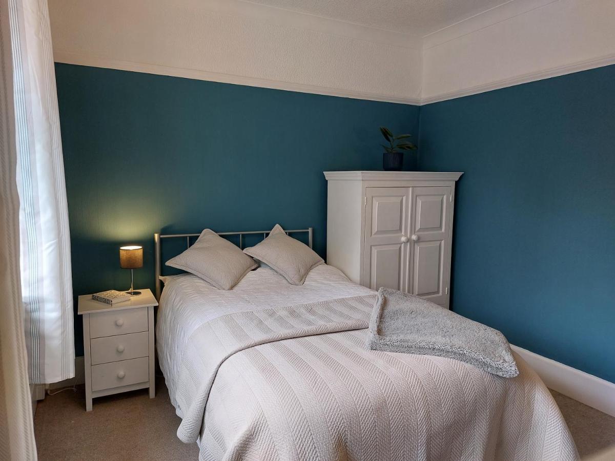 Beach House, With Bbq Lodge And Hot Tub! Bournemouth Dış mekan fotoğraf
